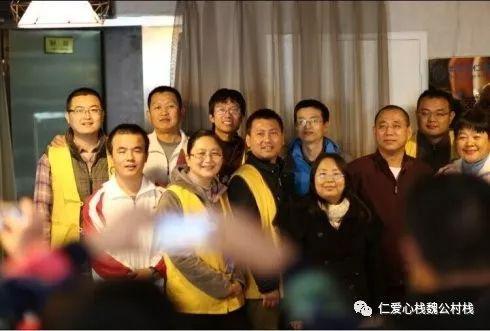 吃瓜细心观众图,图解网络围观现象背后的心理奥秘