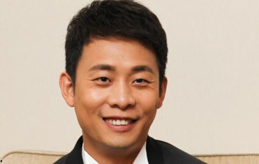 张译吃瓜图片搞笑,笑料横生引网友爆笑